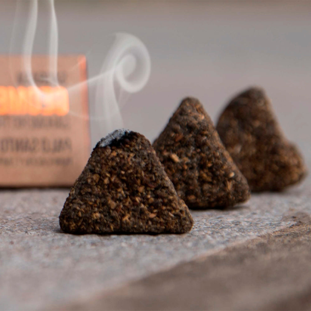 Incenso Triangular Geometria Sagrada Madre - Rosas & Frankincense