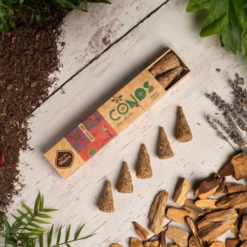 Cone Defumação - Patchouli & Pau Santo - Sagrada Madre